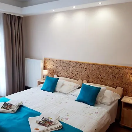 Zenit Panzió Alojamento de Acomodação e Pequeno-almoço