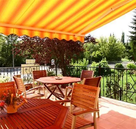 Alojamento de Acomodação e Pequeno-almoço Zenit Panzió